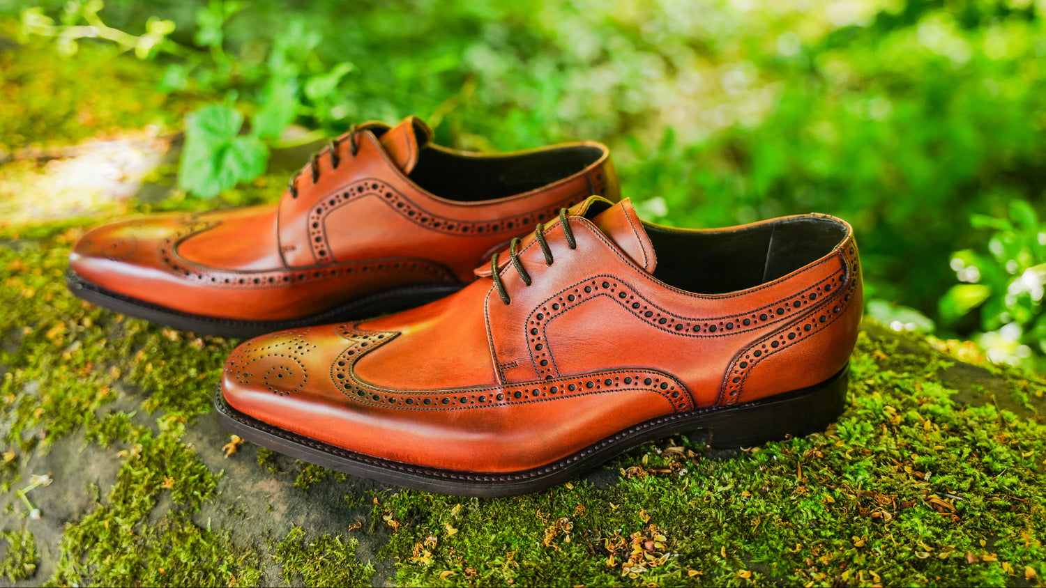 Mens-Robinsons-Wicklow-Shoes-4331GW11-Antique-Rosewood-Lifestyle3