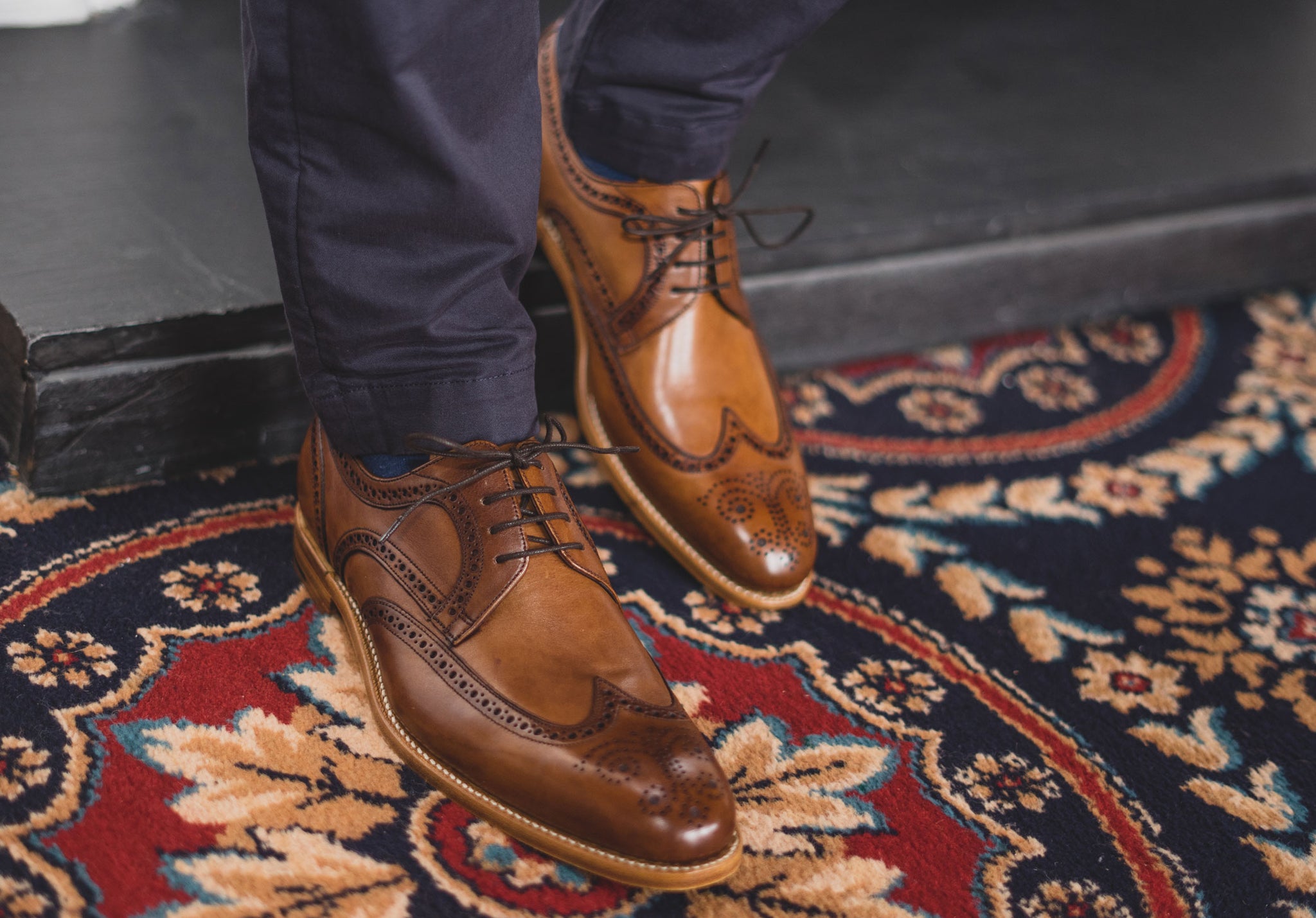 Barker Victor - Brown Hand Painted