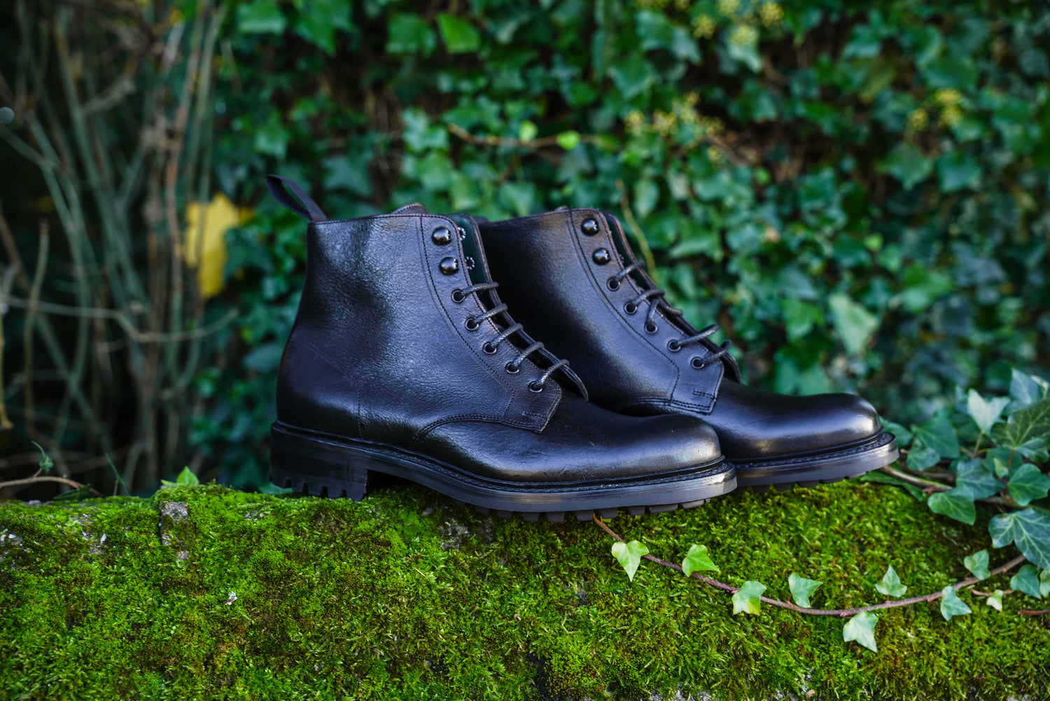 mens-robinson-hemingway-boots-104140-black-kudu-lifestyle1