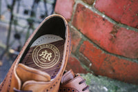 mens-robinson-wilde-shoes-4195gw21-antique-rosewood-lifestyle2