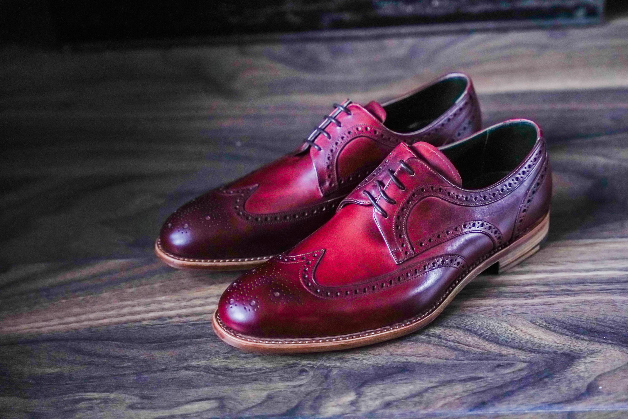 mens-robinson-wilde-shoes-4195gw21-cherry-calf-lifestyle2